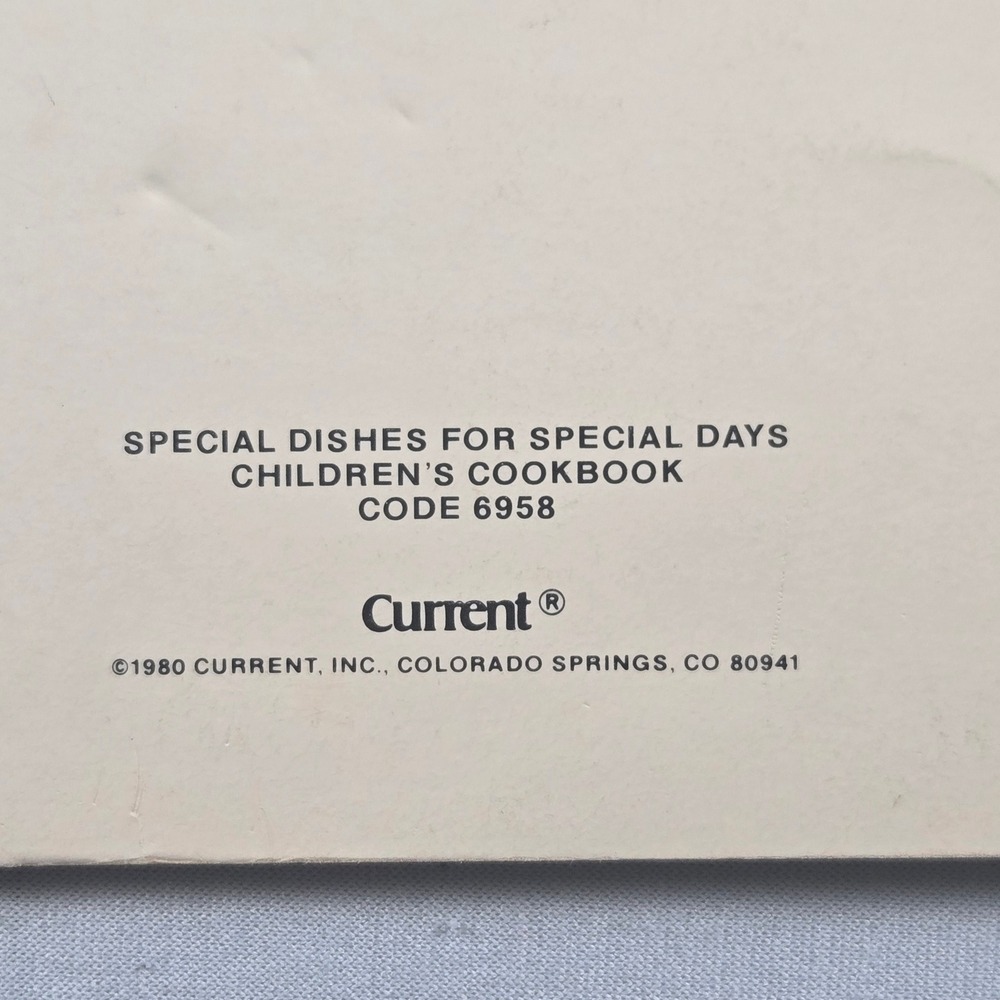 Vintage 1980 Special Dishes for Special Days Children's Cookbook Recipe Holiday - Picture 3 of 6